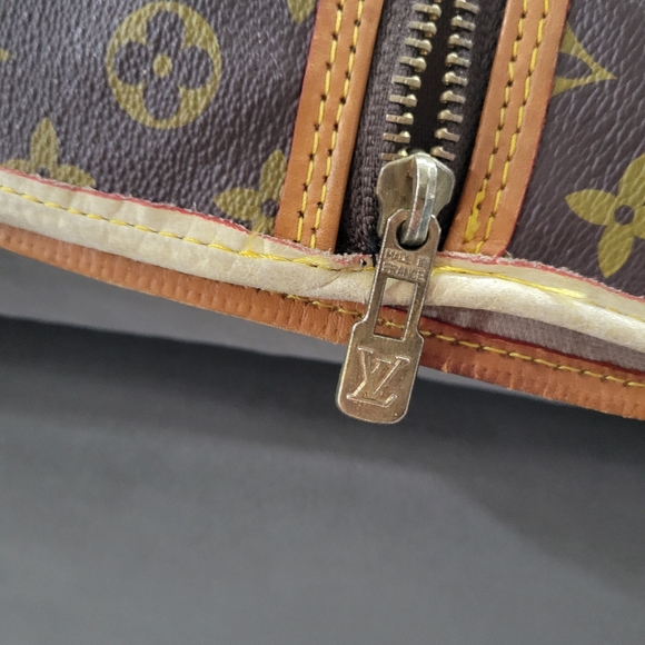 Louis Vuitton  garmet carrier - Picture 7 of 15